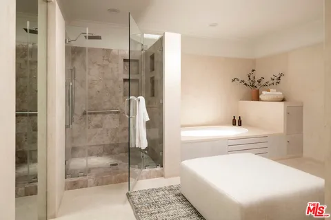 $8,995,000 | 1011 North Hillcrest Road, Beverly Hills, CA 90210
