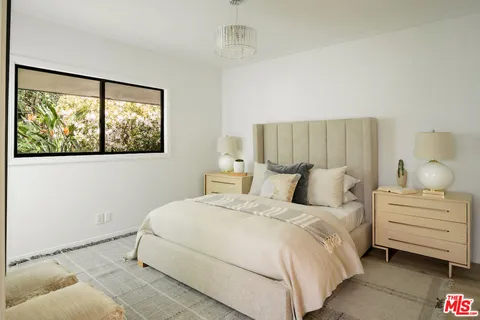 $8,995,000 | 1011 North Hillcrest Road, Beverly Hills, CA 90210