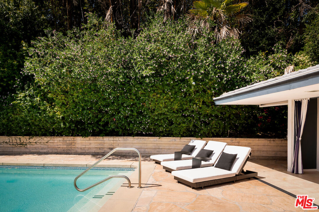 1011 North Hillcrest Road Beverly Hills, CA 90210 - Photo 38 of 52