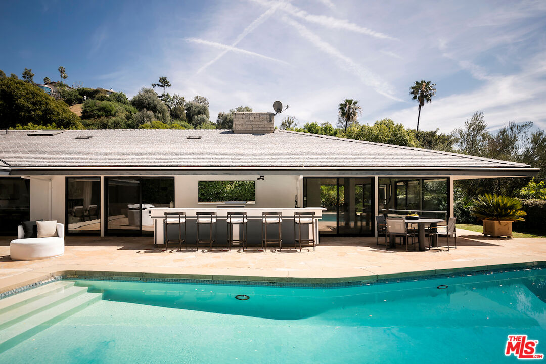 1011 North Hillcrest Road Beverly Hills, CA 90210 - Photo 39 of 52