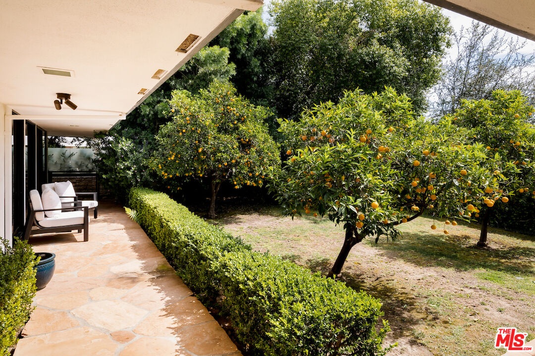 1011 North Hillcrest Road Beverly Hills, CA 90210 - Photo 42 of 52