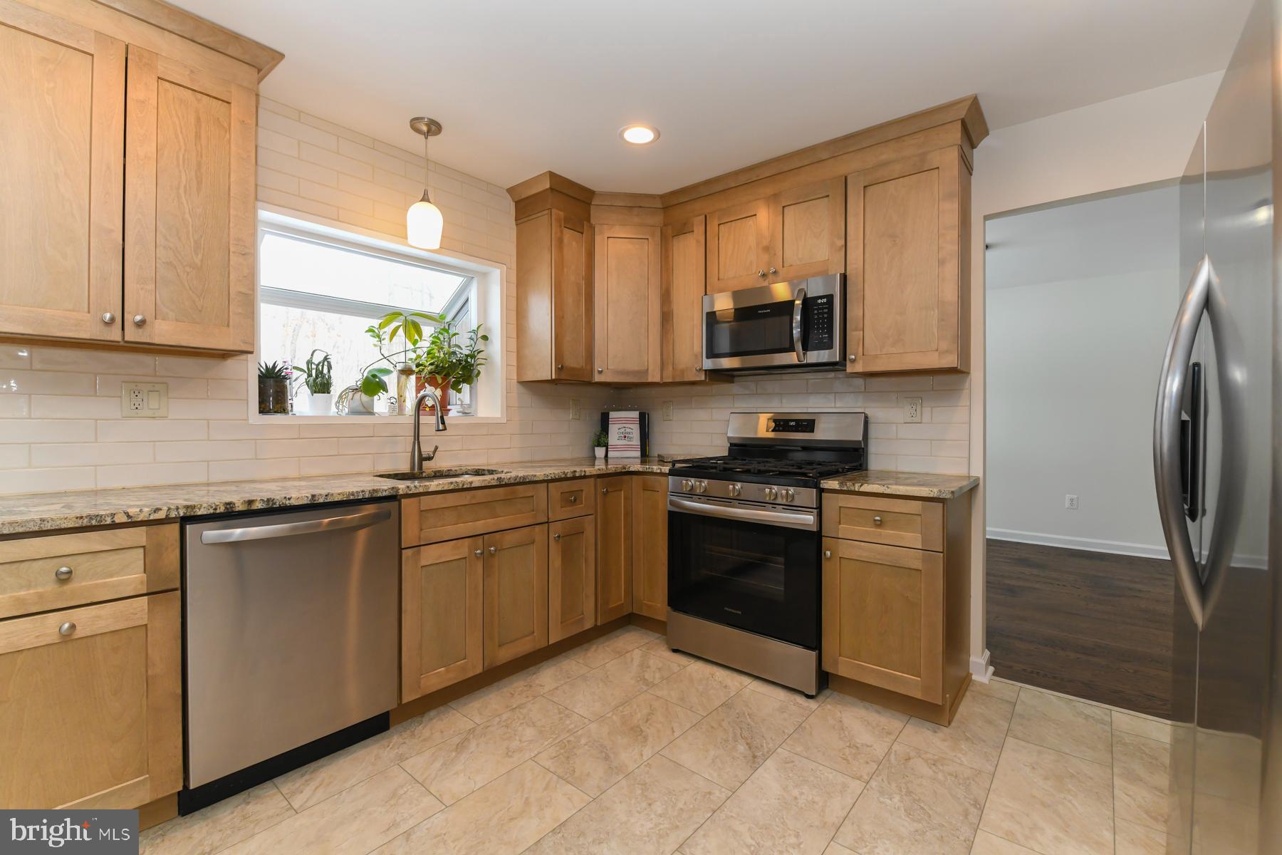 565 Cambridge Road Blackwood, NJ 08012 - Photo 16 of 41