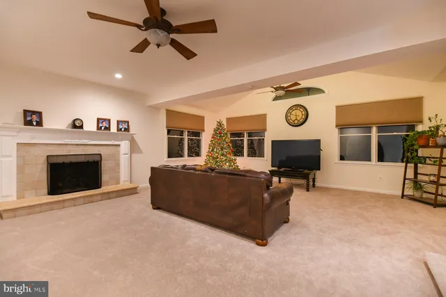 $599,999 | 565 Cambridge Road, Blackwood, NJ 08012