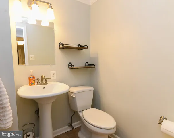 $599,999 | 565 Cambridge Road, Blackwood, NJ 08012