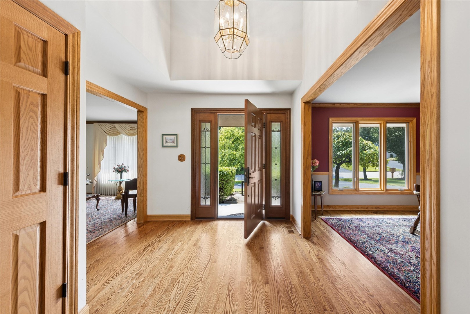 453 81st Street Burr Ridge, IL 60527 - Photo 3 of 40 Gallery Image 3