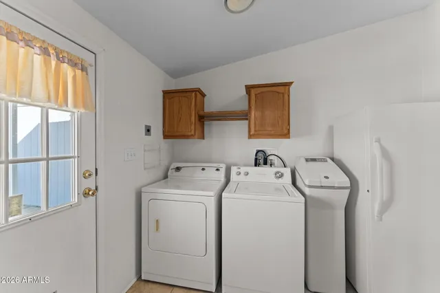 $300,000 | 21150 West Obsidian Drive, Congress, AZ 85332