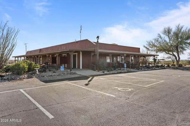 $300,000 | 21150 West Obsidian Drive, Congress, AZ 85332
