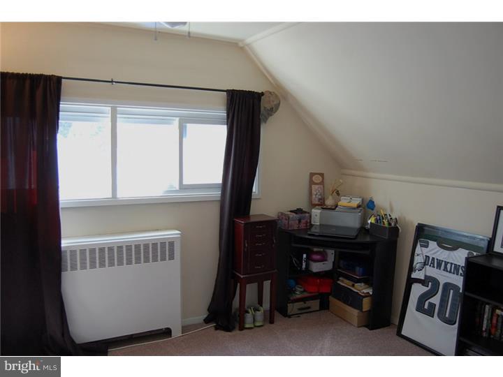 15 Indigo Road Levittown, PA 19057 - Photo 11 of 18 Bedroom 3