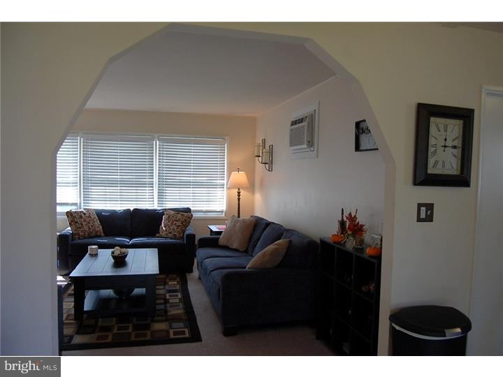 15 Indigo Road Levittown, PA 19057 - Photo 6 of 18 Living Room
