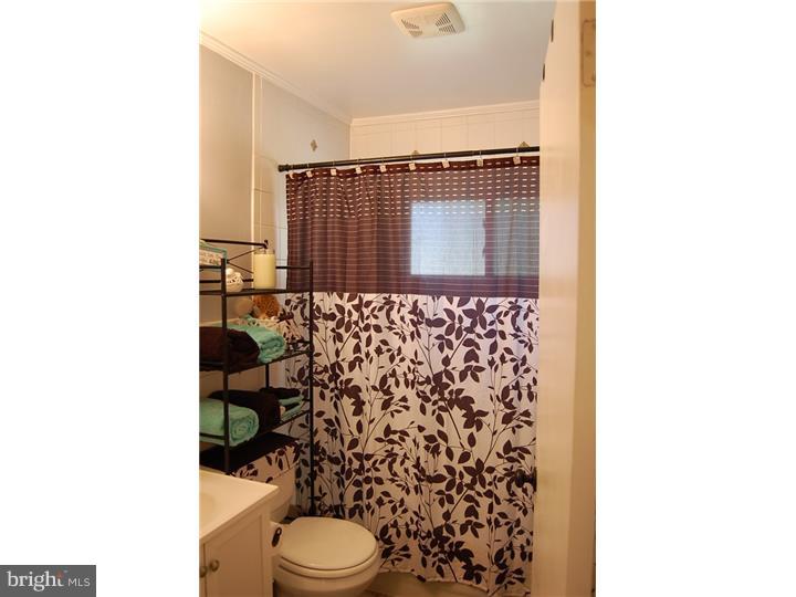 15 Indigo Road Levittown, PA 19057 - Photo 10 of 18 Hallway