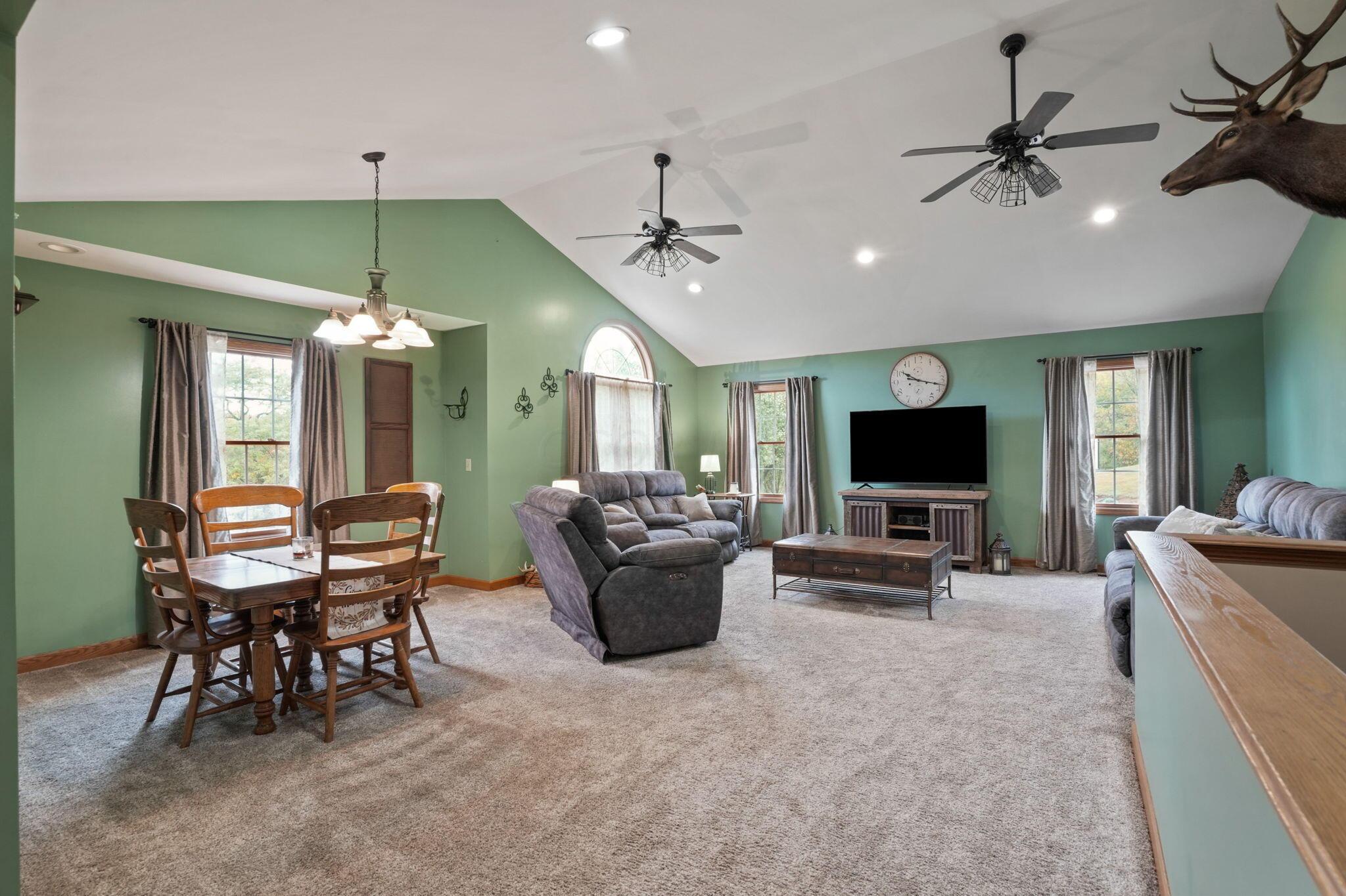 2336 McDonald Road Southwest Lancaster, OH 43130 - Photo 8 of 57 Cozy great room