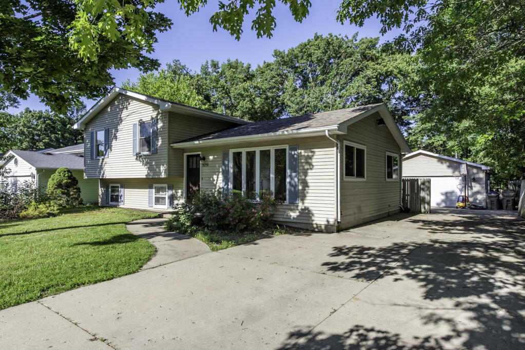 11211 8th Avenue Pleasant Prairie, WI 53158 - Photo 1 of 35 DSC_6673