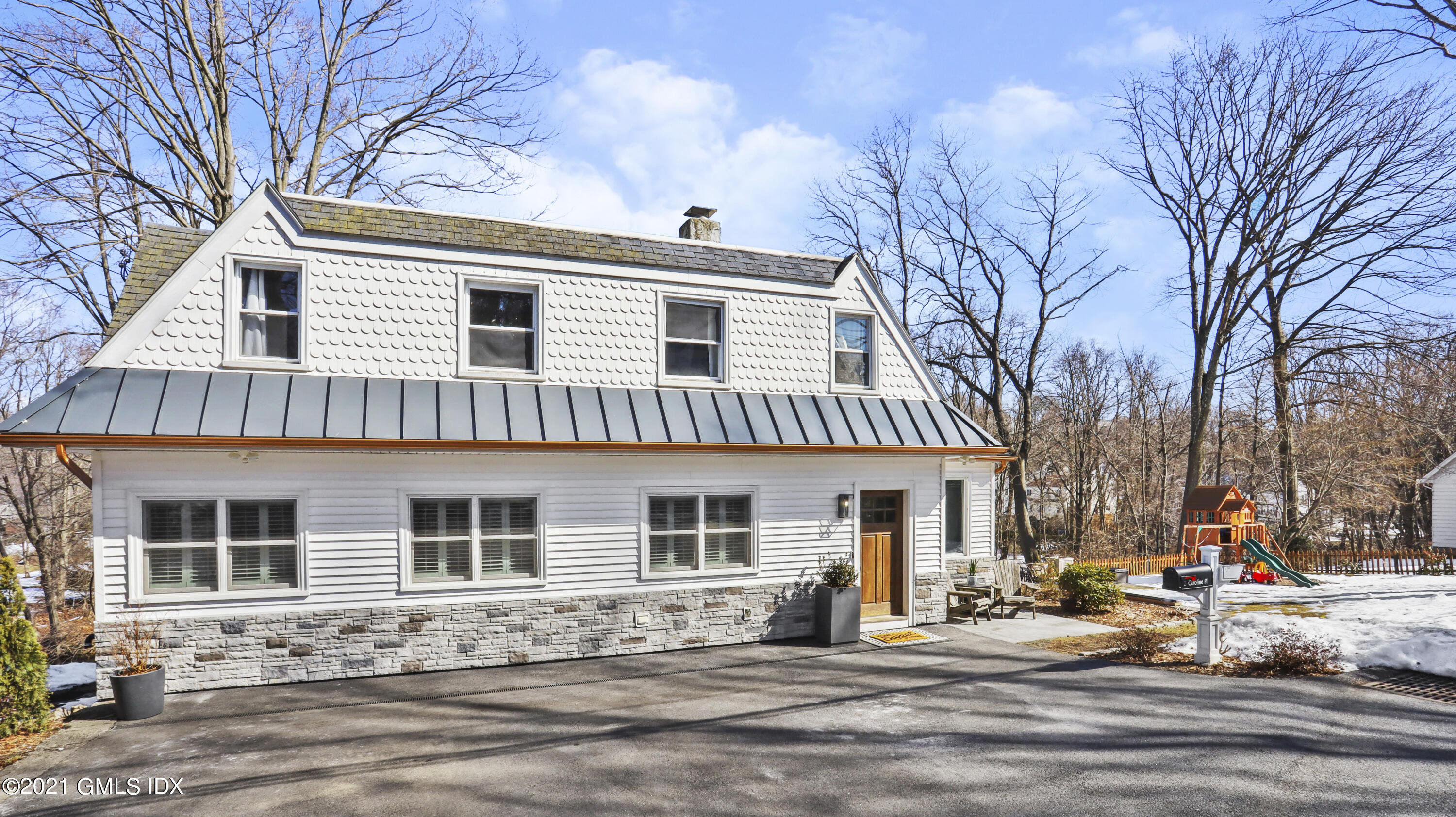 1 Caroline Place, Greenwich, CT 06831 Compass