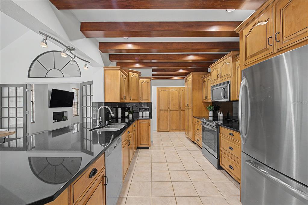 2016 Crane Court New Port Richey, FL 34655 - Photo 7 of 41 Gallery Image 7