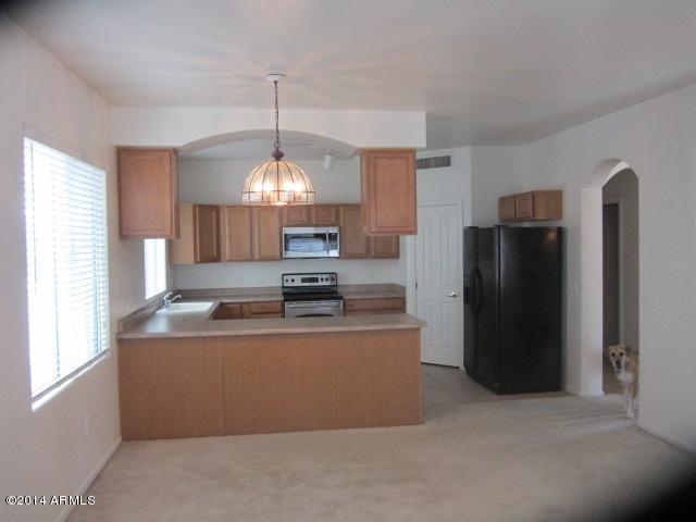 7405 South 40th Lane Phoenix, AZ 85041 - Photo 4 of 8 kitchen