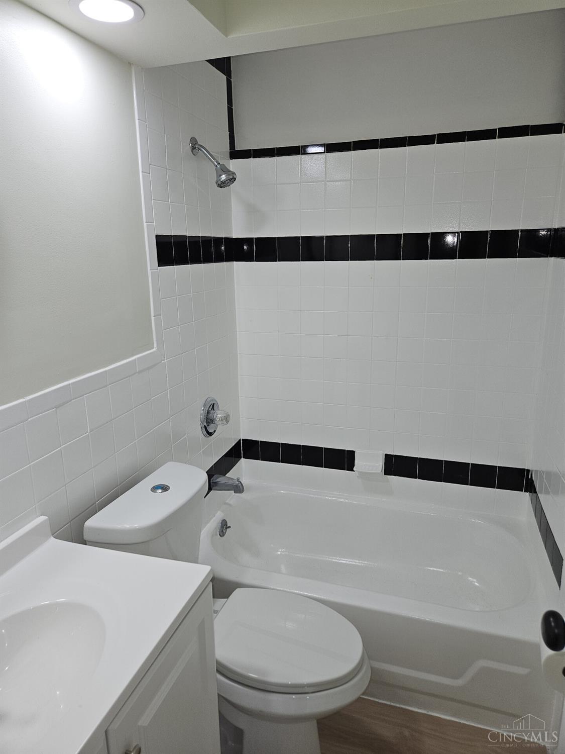 5338 Foley Road Cincinnati, OH 45238 - Photo 6 of 19