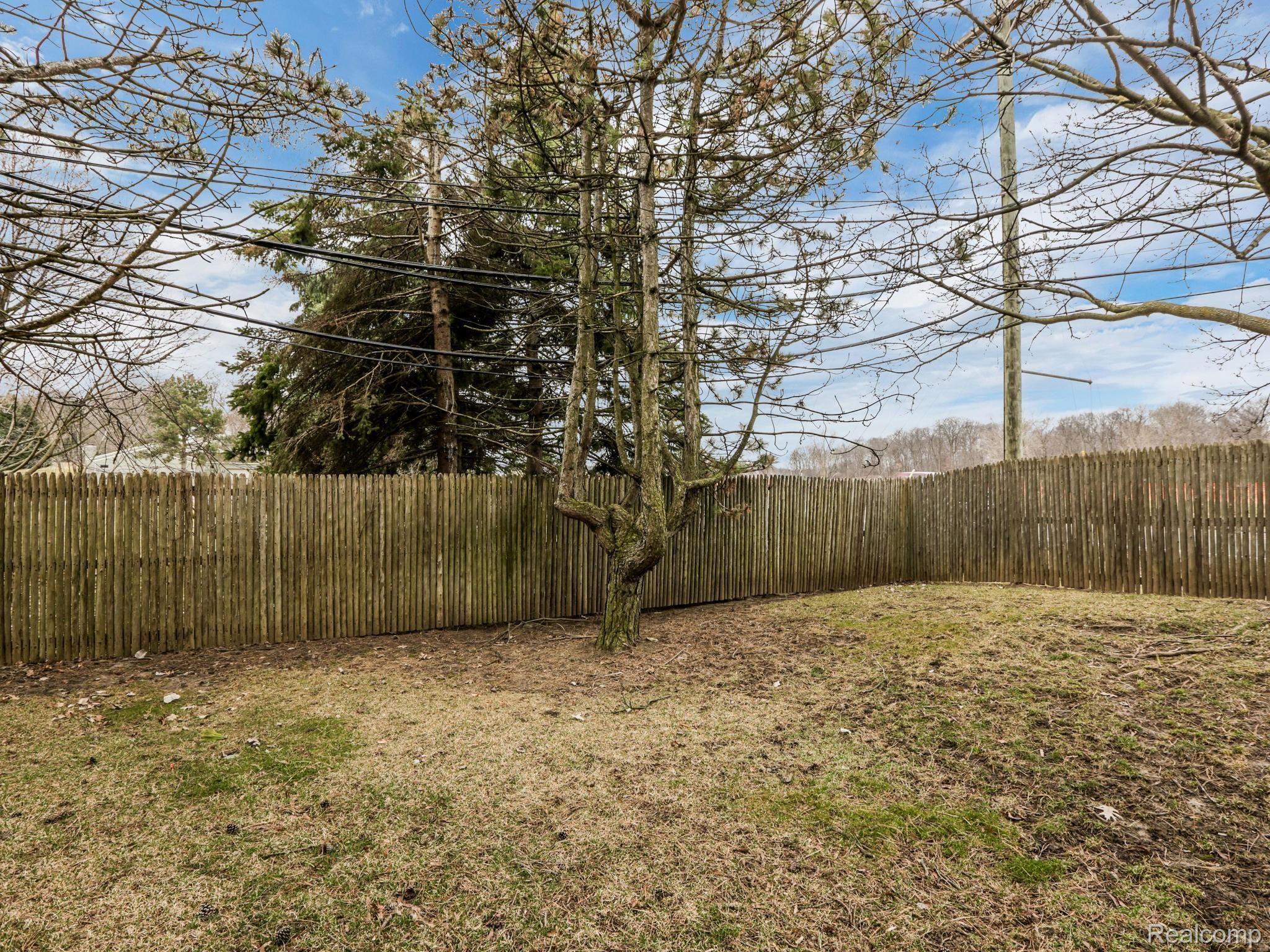 2965 Meadowbrook Drive Rochester, MI 48309 - Photo 27 of 32 2965 Meadowbrook Dr Rochester-029-031-2965 Meadowbrook Drive-MLS_Size.jpg