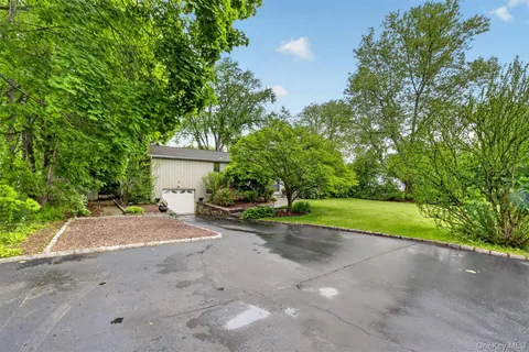 $710,000 | 2834 Hedge Street, Yorktown Heights, NY 10598