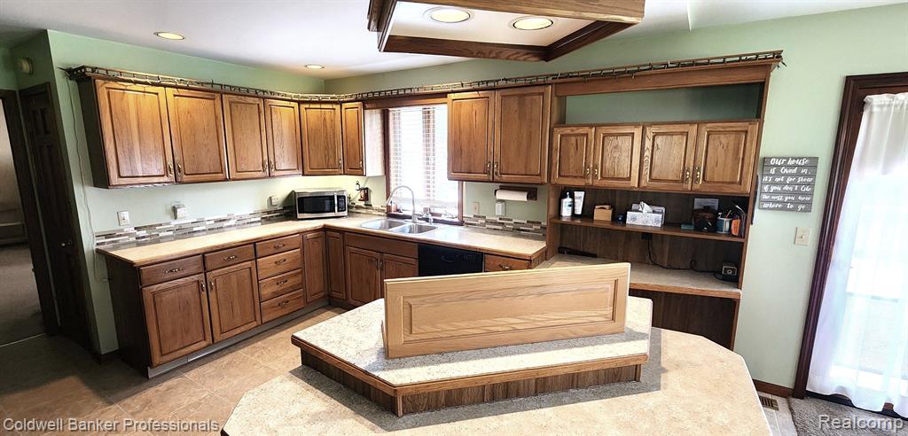 2490 South State Road Davison, MI 48423 - Photo 6 of 17