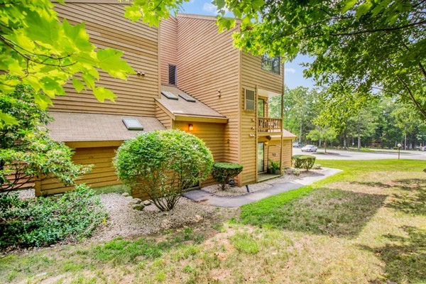 70 West Meadow Road, Unit 5 Haverhill, MA 01832 - Photo 4 of 28 Gallery Image 4