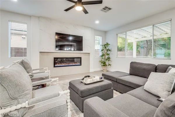 $4,000 | 11086 Evvie Lane, Las Vegas, NV 89135