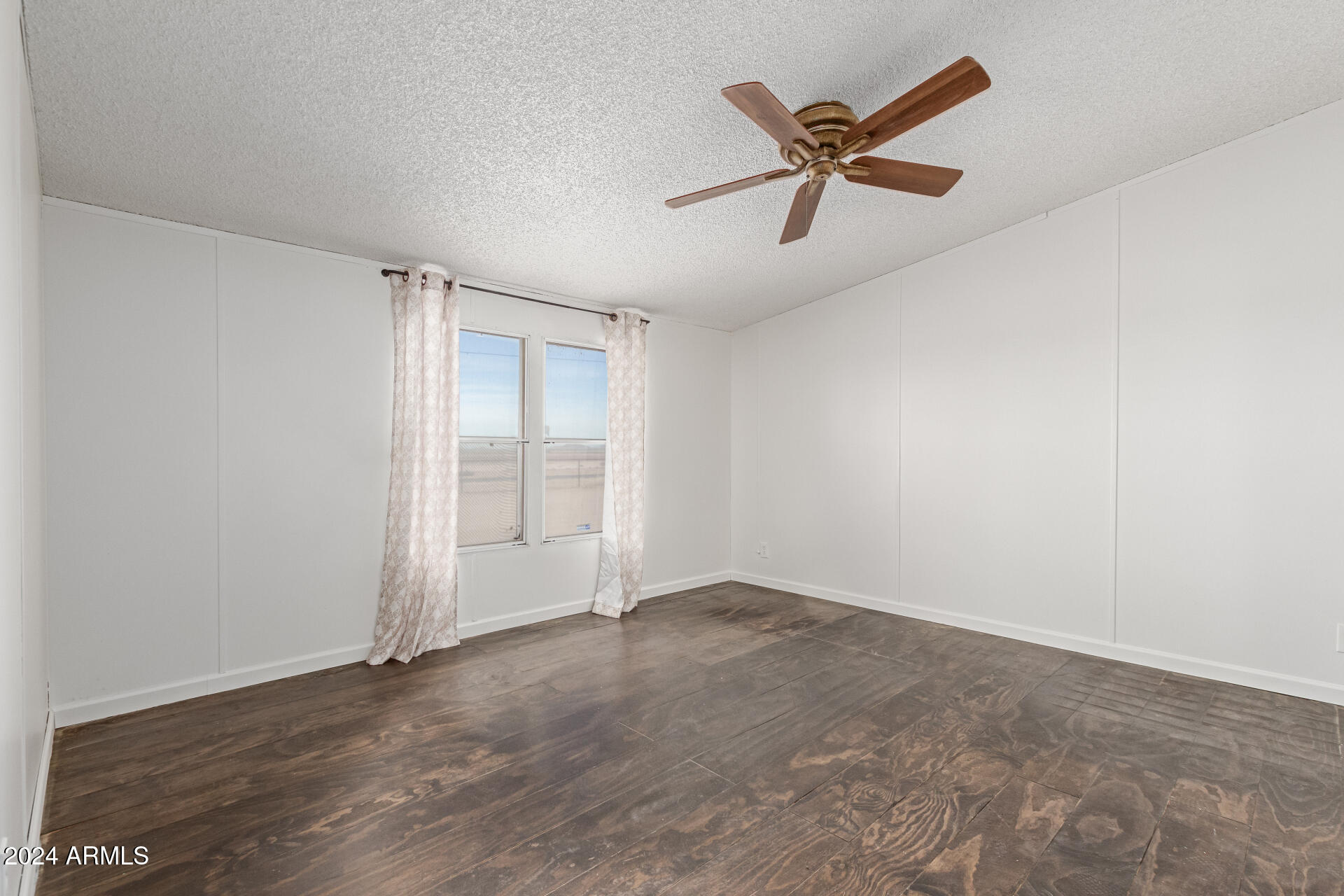 34045 West Miller Road Stanfield, AZ 85172 - Photo 14 of 61 Primary bedroom 1