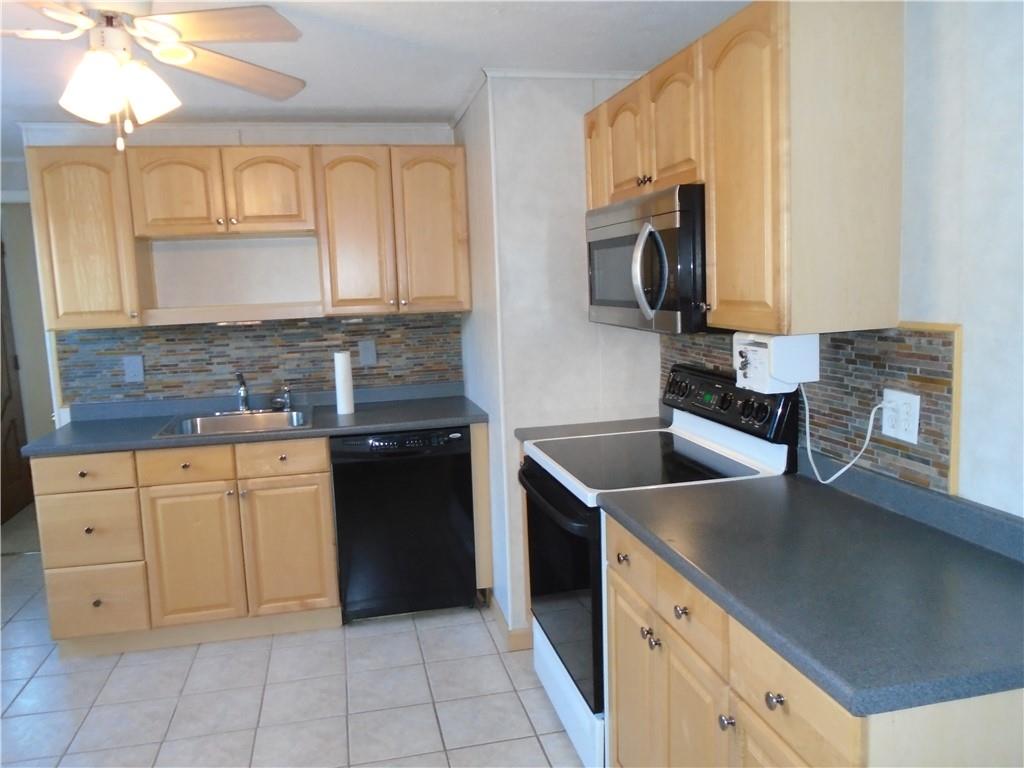 122 Galley Road Canonsburg, PA 15317 - Photo 4 of 23 Gallery Image 4