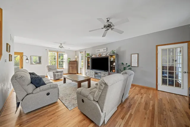 $599,000 | 43W140 Campton Hills Road, Elburn, IL 60119