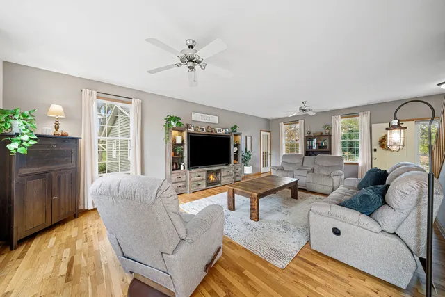 $599,000 | 43W140 Campton Hills Road, Elburn, IL 60119