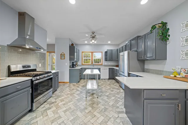 $599,000 | 43W140 Campton Hills Road, Elburn, IL 60119