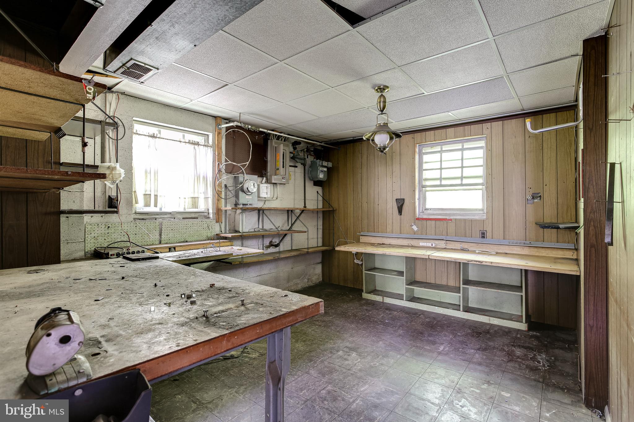 428 Crosby Road Baltimore, MD 21228 - Photo 30 of 33 WORKSHOP