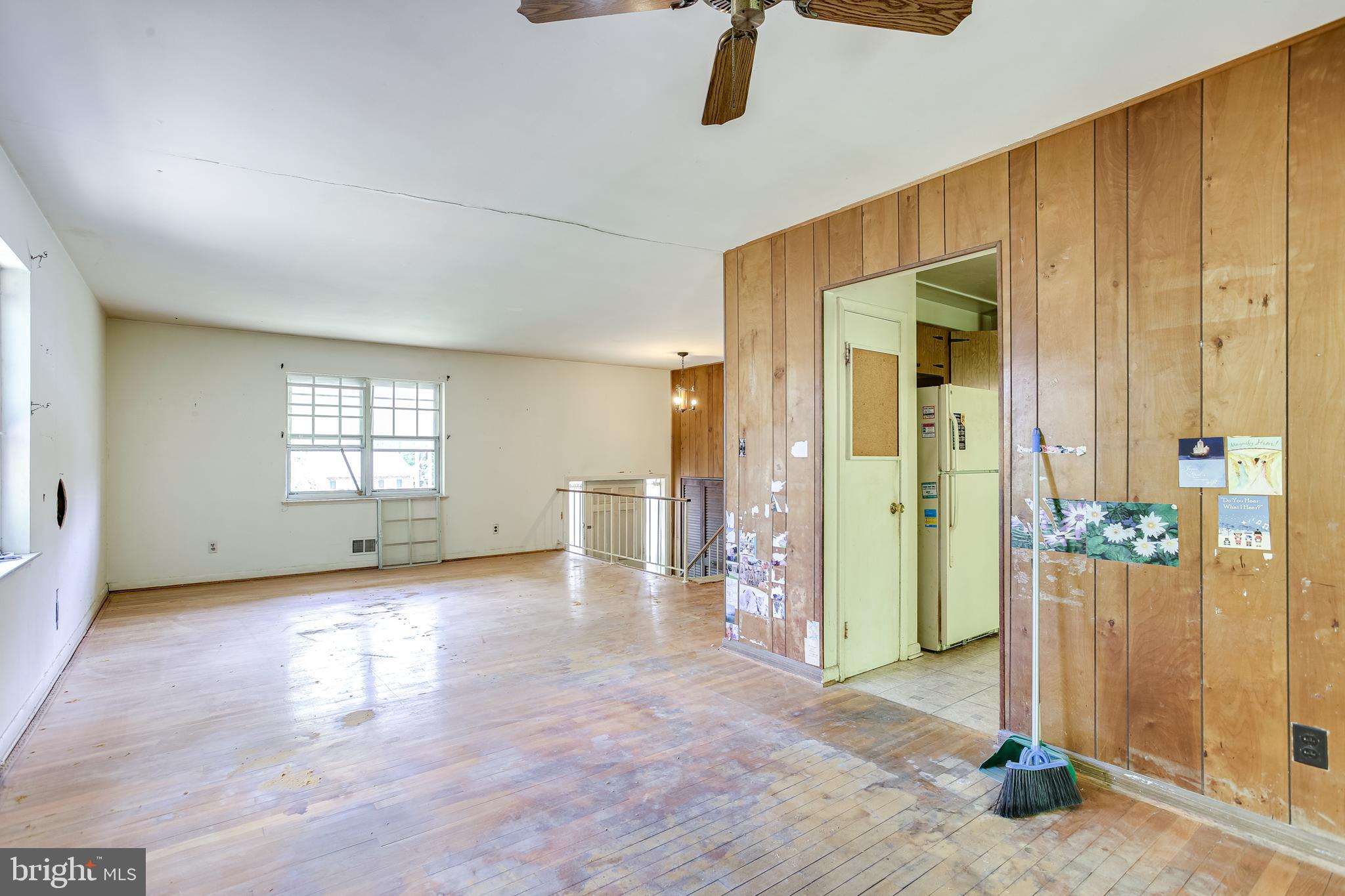 428 Crosby Road Baltimore, MD 21228 - Photo 8 of 33 DINING ROOM