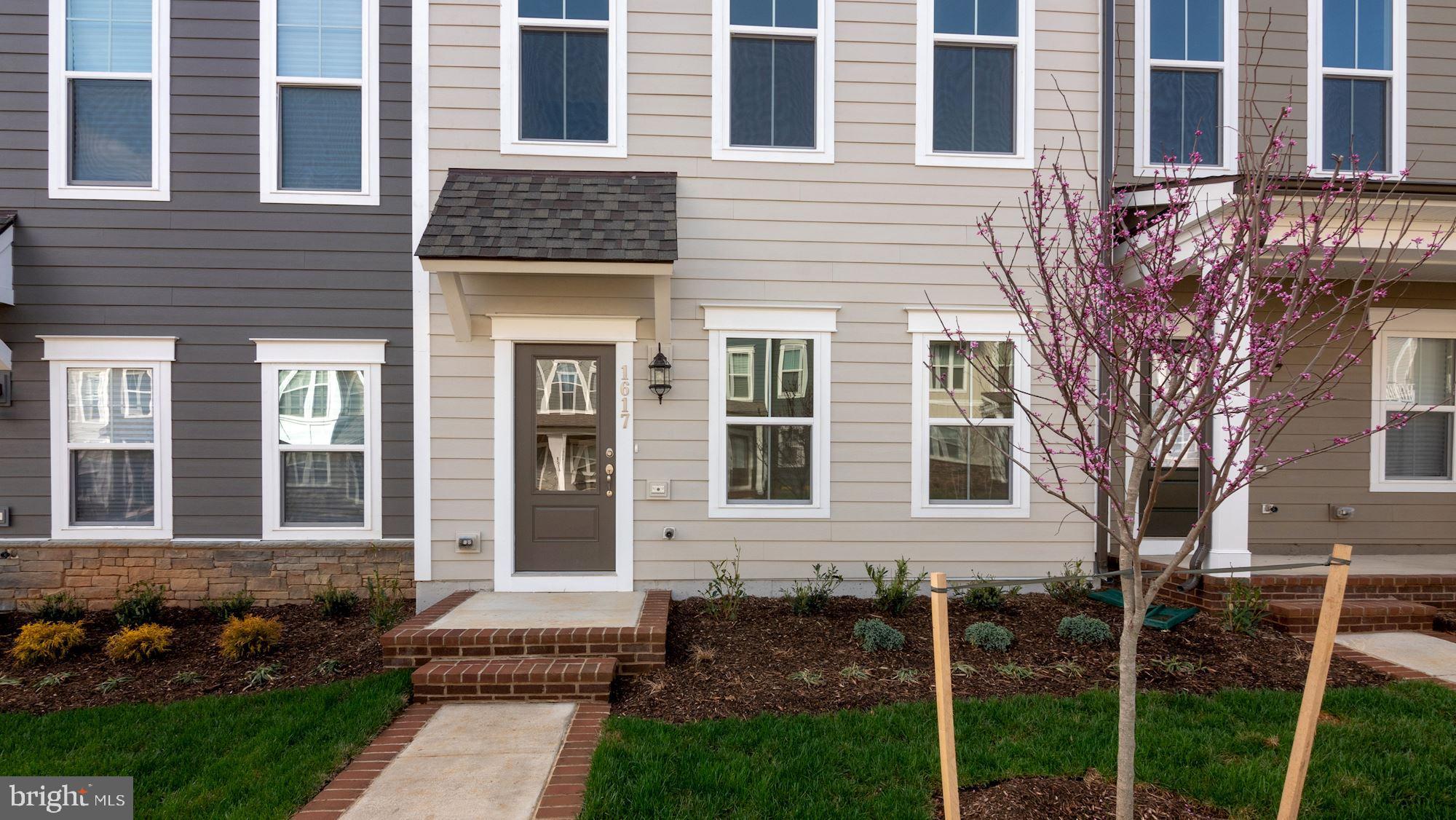 1617 Grove Chestnut Road Dumfries, VA 22026 - Photo 2 of 37 Gallery Image 2