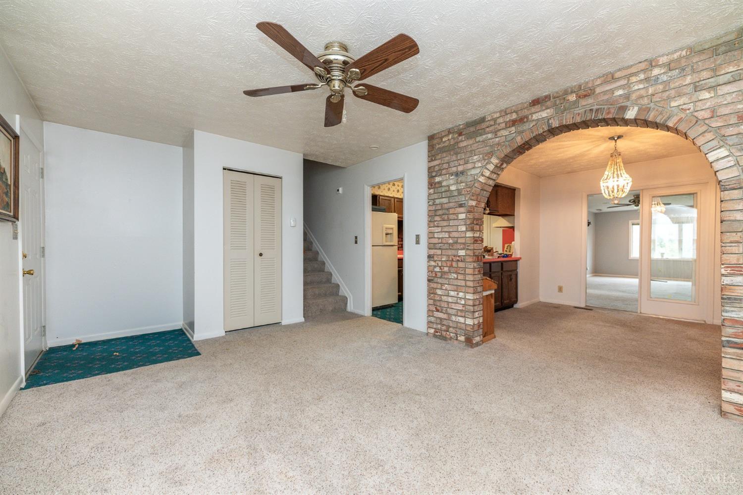 6028 Ricky Drive Fairfield, OH 45014 - Photo 8 of 39 Gallery Image 8