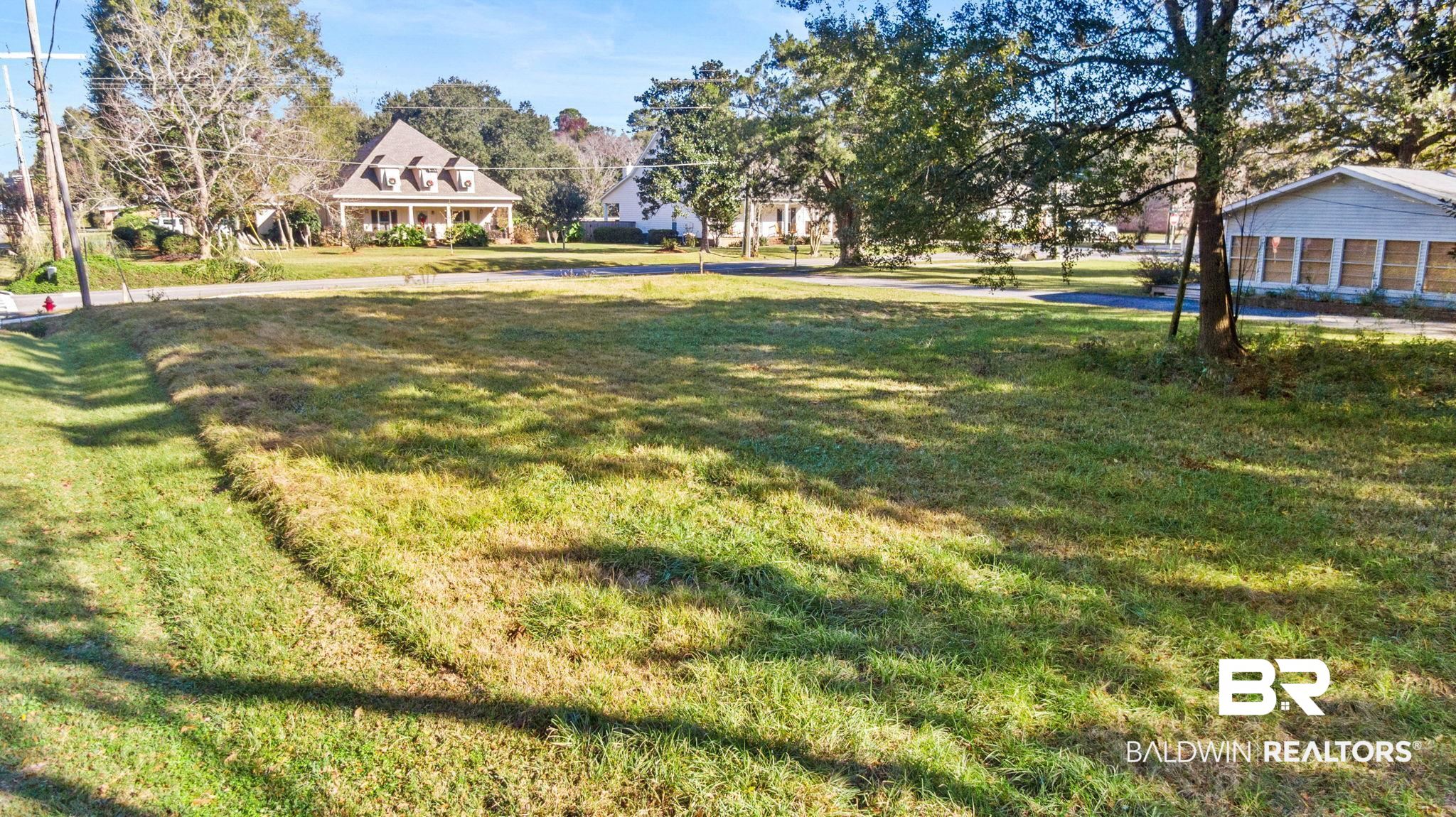 20202 County Road 13 Fairhope, AL 36532 - Photo 8 of 20 View of green lawn