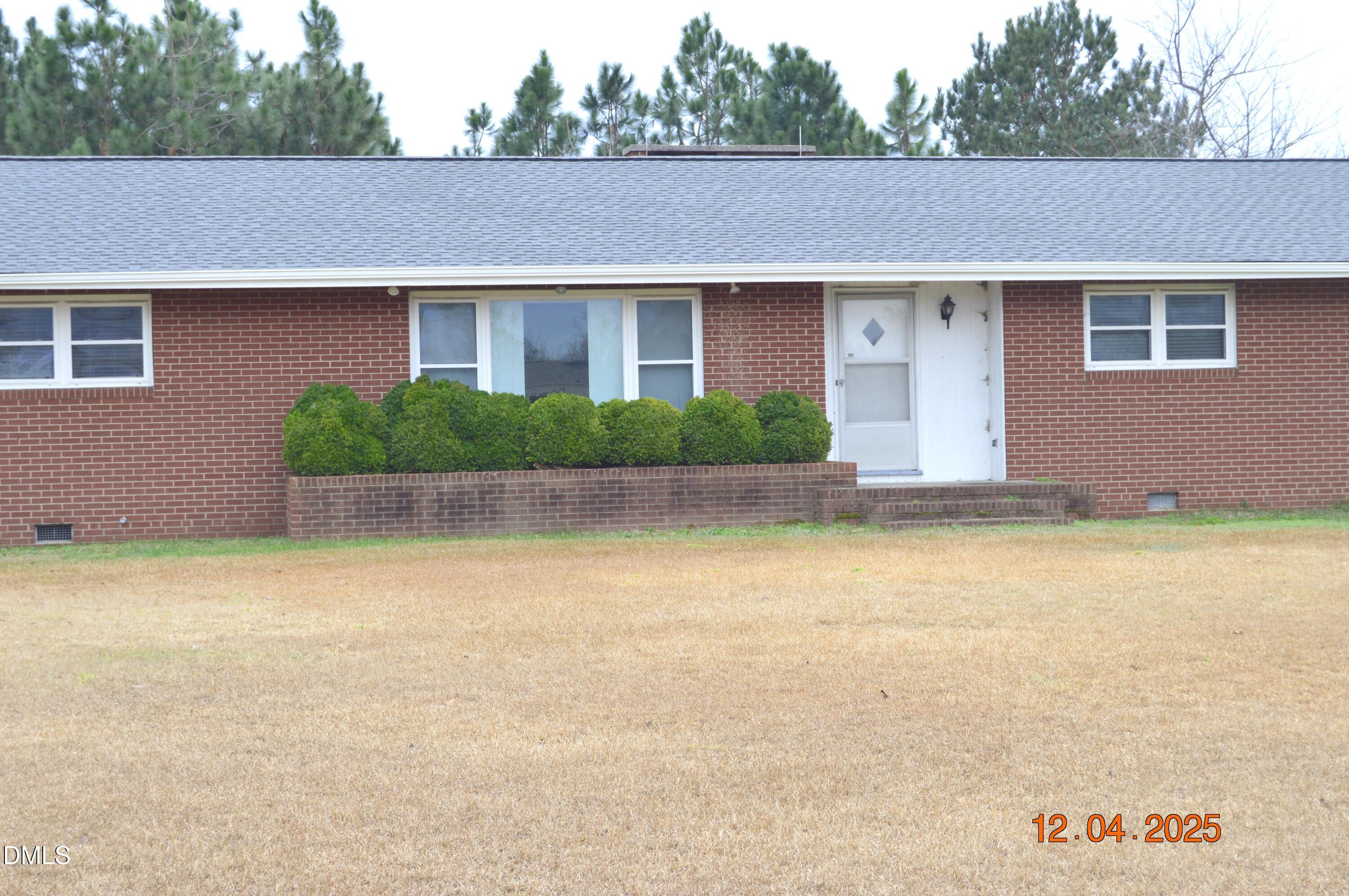681 Polenta Road Smithfield, NC 27577 - Photo 2 of 34 a house that has a lot of plants in it