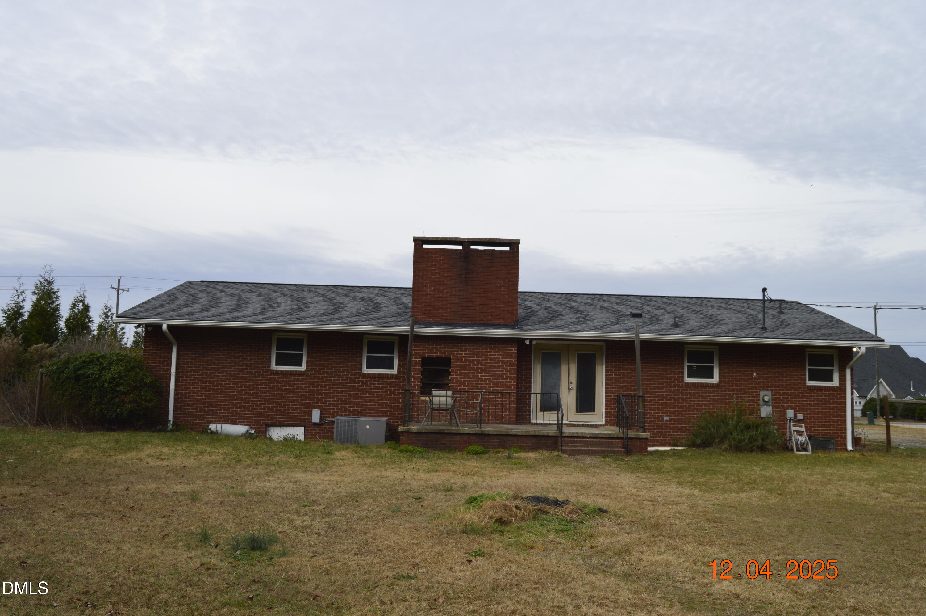 681 Polenta Road Smithfield, NC 27577 - Photo 33 of 34 front view of a house with a yard