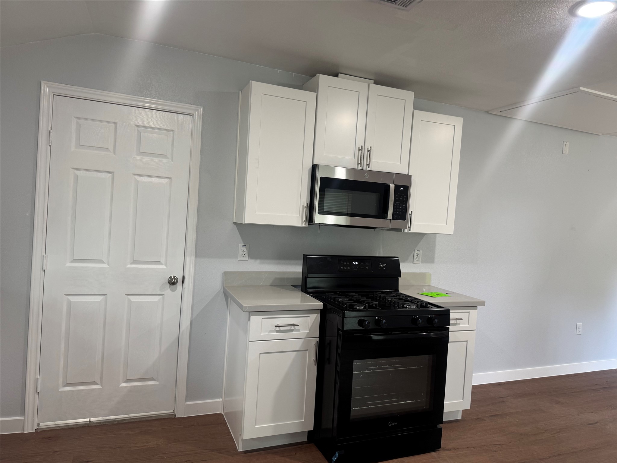 10437 Barnham Street Houston, TX 77016 - Photo 4 of 16