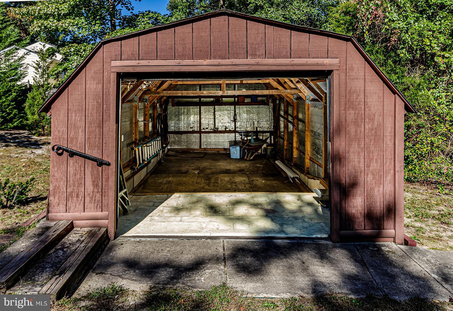 39 Taunton Road Medford, NJ 08055 - Photo 22 of 24 Extra large storage shed