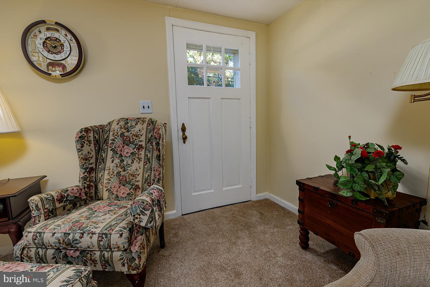 39 Taunton Road Medford, NJ 08055 - Photo 4 of 24 Front door entry