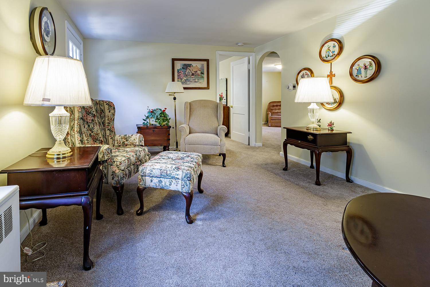39 Taunton Road Medford, NJ 08055 - Photo 7 of 24 Spacious living room area