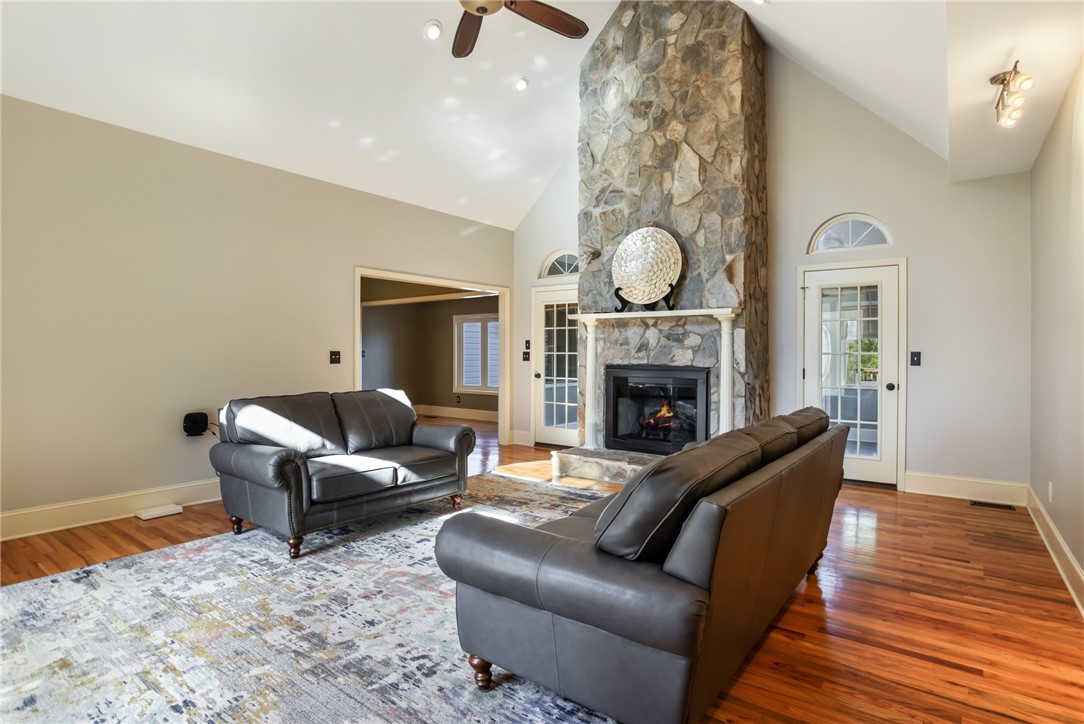 1409 Autun Road Pendleton, SC 29670 - Photo 5 of 45