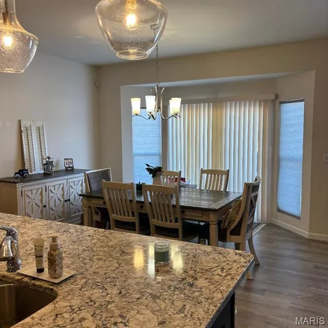 $369,900 | 10 Scenic Bend, Festus, MO 63028