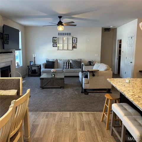 $369,900 | 10 Scenic Bend, Festus, MO 63028