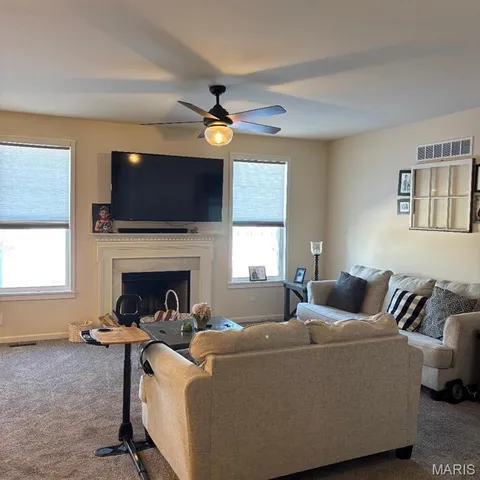 $369,900 | 10 Scenic Bend, Festus, MO 63028