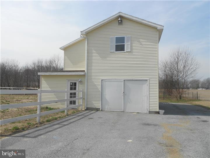 12214 Carpenter Road Ellendale, DE 19941 - Photo 3 of 20 Garage