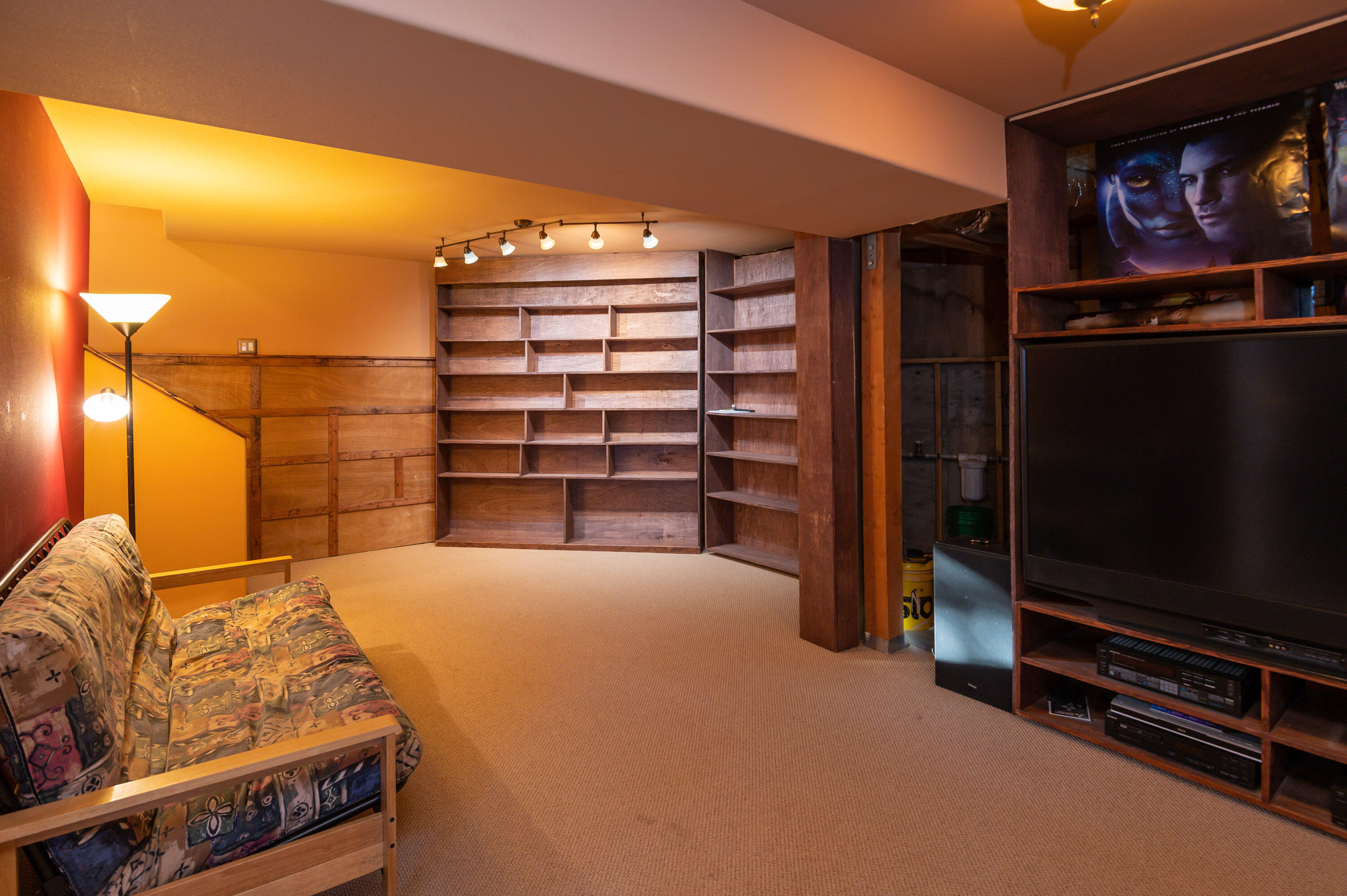 66828 Lance Road Bend, OR 97703 - Photo 21 of 45 a view of livingroom with furniture