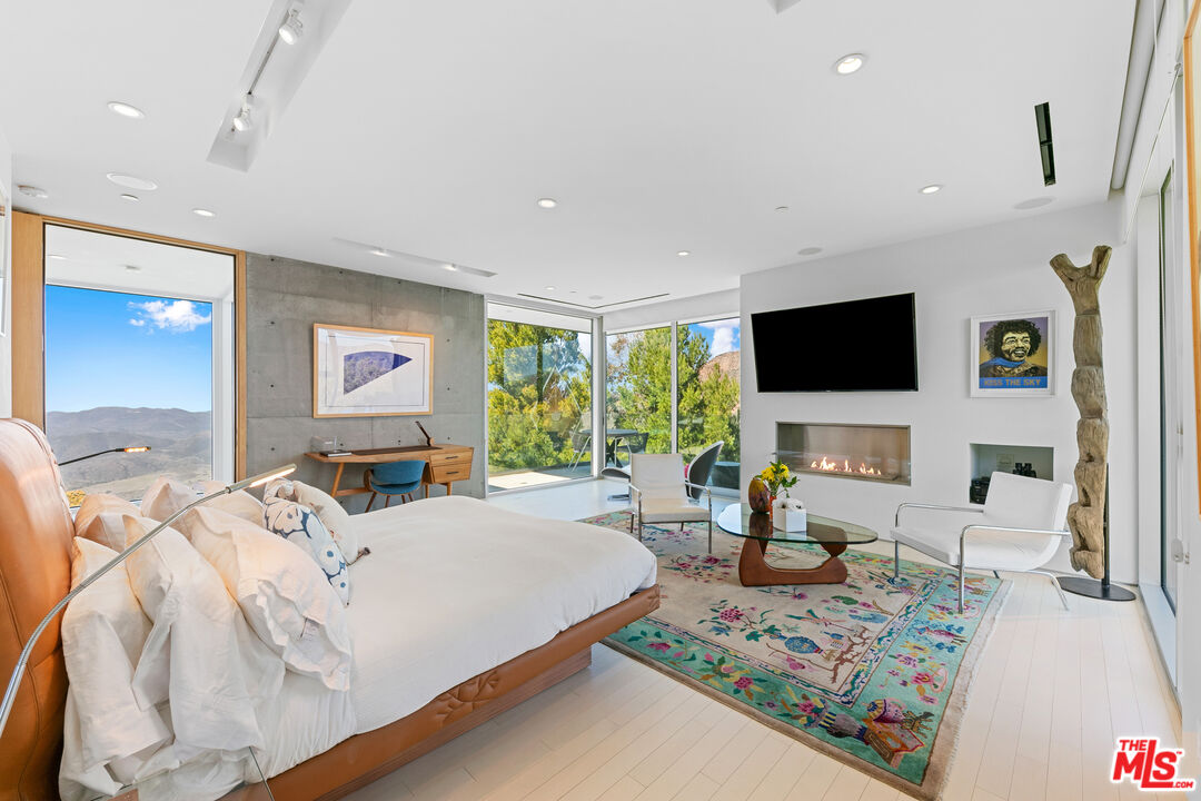 9200 Cotharin Road Malibu, CA 90265 - Photo 4 of 51