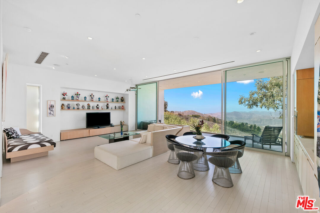 9200 Cotharin Road Malibu, CA 90265 - Photo 44 of 51