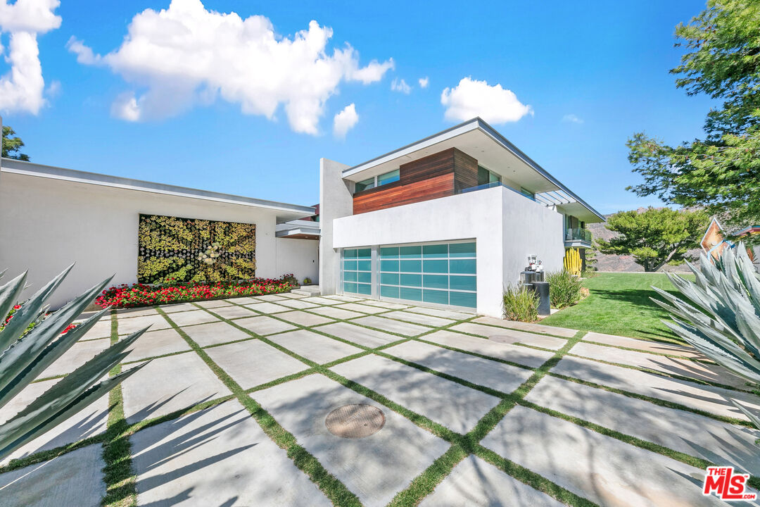 9200 Cotharin Road Malibu, CA 90265 - Photo 9 of 51